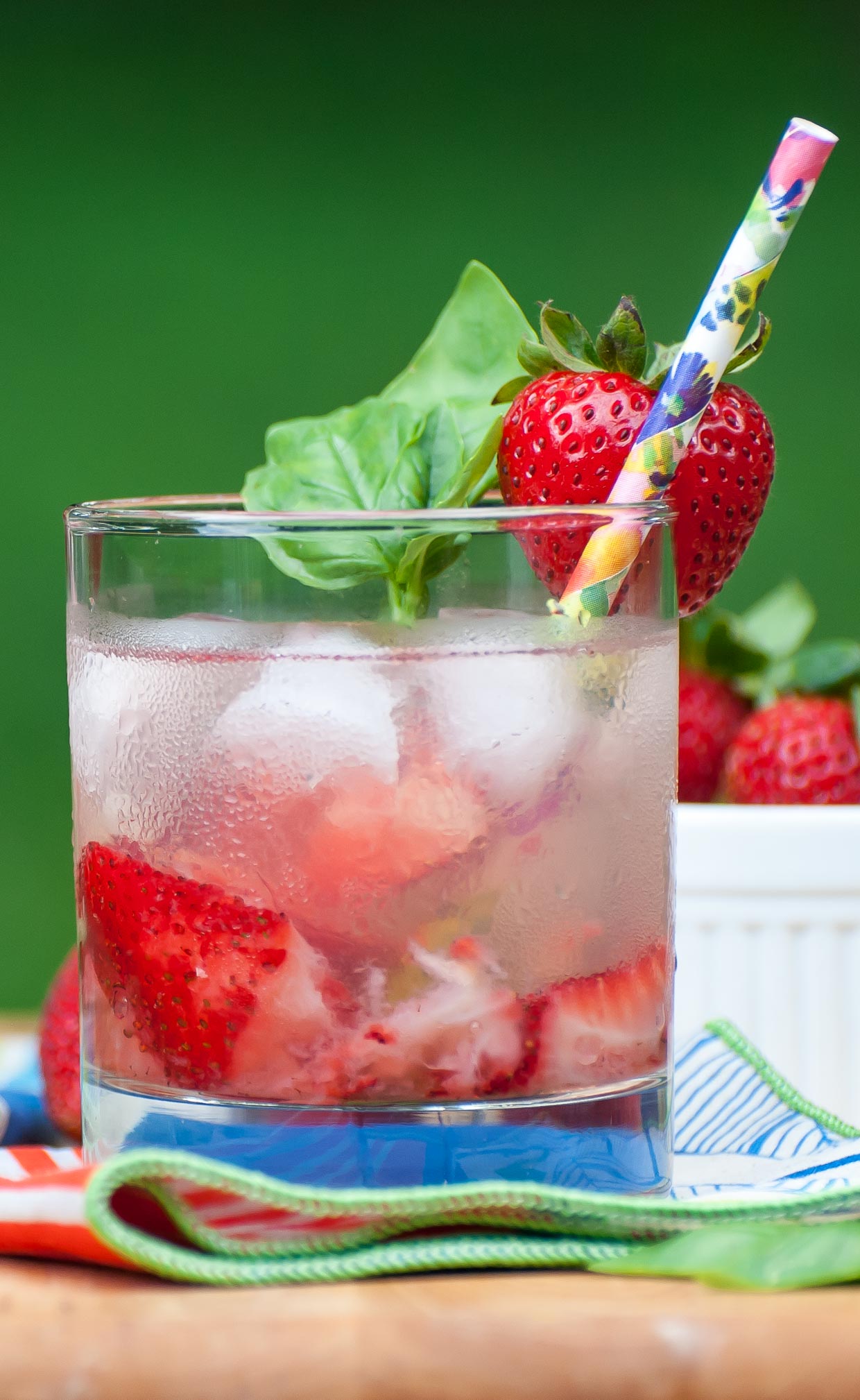 janery-strawberry-cocktail-recipe-2-001